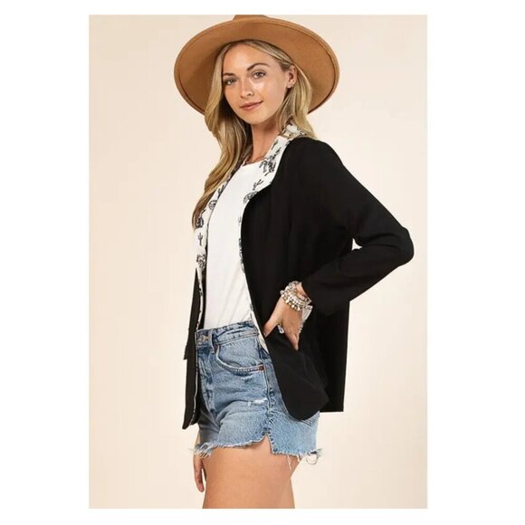 Avery Bucking Horses Print Contrast Blazer - Picture 3 of 7